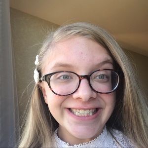 Meet your Posher, Caitlyn